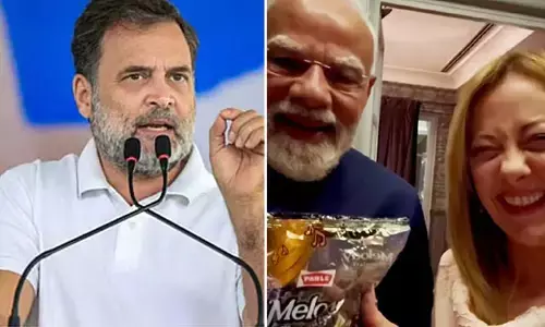 విదేశాల్లో రీల్స్.. మోడీ ‘మెలోడీ’ చాక్లెట్లపై రాహుల్ గాంధీ సెటైర్లు