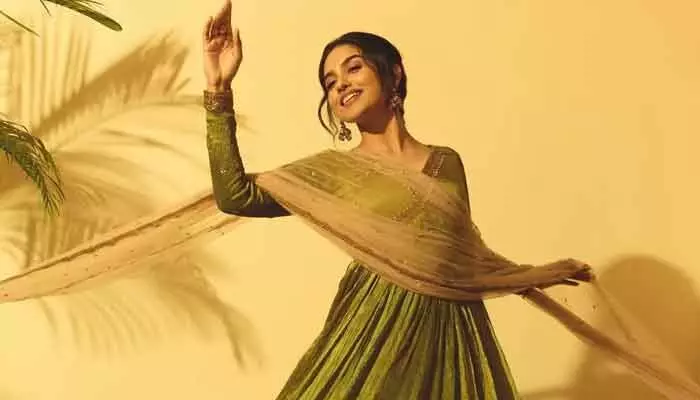 ఇకపై అలాంటి పాత్రలు చేయడమే నా లక్ష్యం.. సినీ ప్రయాణంపై మమిత కామెంట్స్ ఇకపై అలాంటి పాత్రలు చేయడమే నా లక్ష్యం.. సినీ ప్రయాణంపై మమిత కామెంట్స్