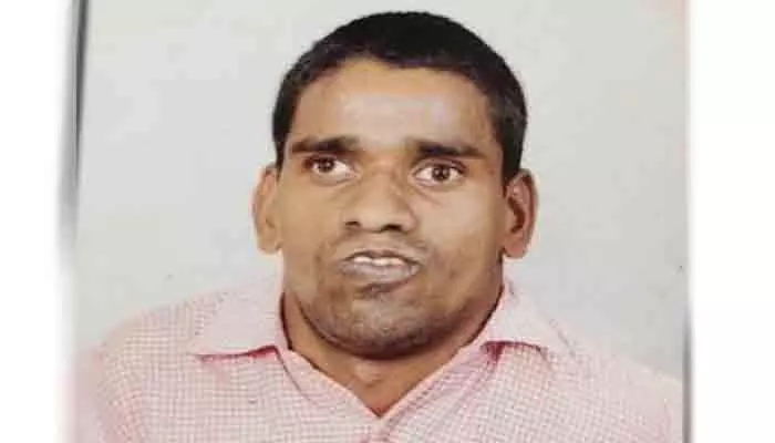 వడదెబ్బతో దివ్యాంగుడు మృతి వడదెబ్బతో దివ్యాంగుడు మృతి