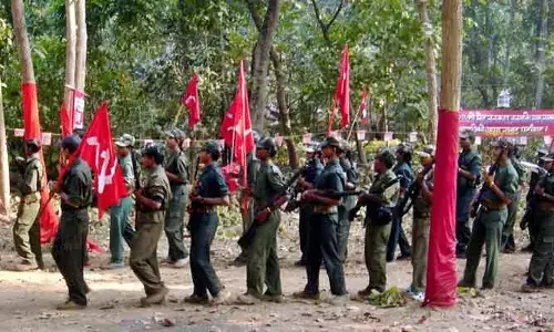 మావోయిస్టు పార్టీకి మరో భారీ ఎదురు దెబ్బ! మరి కాసేపట్లో 25 మంది సరెండర్