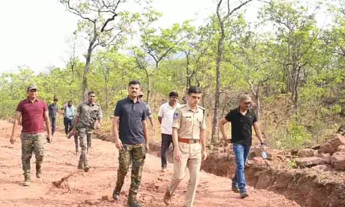 రోడ్డు నిర్మాణ పనులను సత్వరమే పూర్తి చేయాలి