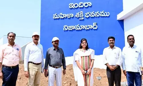 ఇందిరా మహిళా శక్తి భవనం తుది దశ పనులను పరిశీలించిన కలెక్టర్