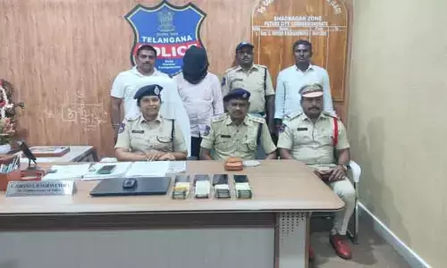 వెండర్ల డబ్బులతో షేర్ మార్కెట్‌లో పెట్టుబడులు.. అకౌంట్స్ అధికారి అరెస్ట్