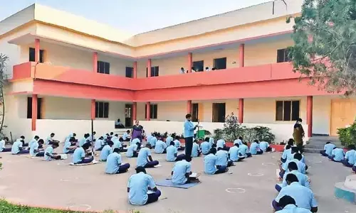 ప్రభుత్వ పాఠశాలల్లో నాణ్యమైన విద్య ఎందుకు అందడం లేదు?