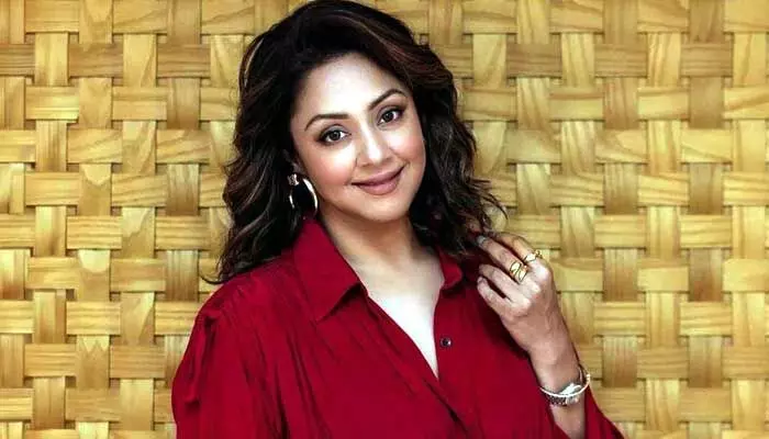 ప్రతీ ఇండస్ట్రీలో ప్లస్సులు, మైనస్సులు ఉంటాయి.. బాలీవుడ్పై జ్యోతిక షాకింగ్ కామెంట్స్ ప్రతీ ఇండస్ట్రీలో ప్లస్సులు, మైనస్సులు ఉంటాయి.. బాలీవుడ్పై జ్యోతిక షాకింగ్ కామెంట్స్
