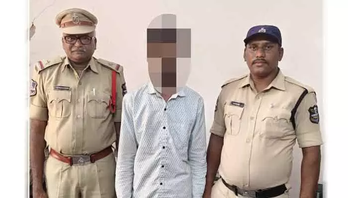 మైనర్ బాలిక పై అఘాయిత్యం.. 20 ఏళ్ల జైలు శిక్ష మైనర్ బాలిక పై అఘాయిత్యం.. 20 ఏళ్ల జైలు శిక్ష