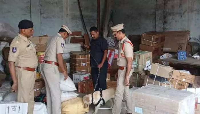 మత్తు పదార్థాల క్రయవిక్రయాలు చట్టవిరుద్ధం : సీఐ ఇజాజోద్దీన్ మత్తు పదార్థాల క్రయవిక్రయాలు చట్టవిరుద్ధం : సీఐ ఇజాజోద్దీన్