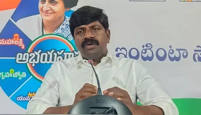 పోలీస్ ఎలా అయ్యారు..? భగీరథ్ కేసుపై ఆర్ఎస్ ప్రవీణ్ కుమార్కు వీరేశం స్ట్రాంగ్ కౌంటర్ పోలీస్ ఎలా అయ్యారు..? భగీరథ్ కేసుపై ఆర్ఎస్ ప్రవీణ్ కుమార్కు వీరేశం స్ట్రాంగ్ కౌంటర్