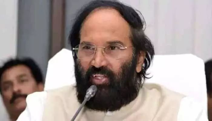 అబద్ధాల రాజకీయాలకు పెట్టింది పేరు బీఆర్ఎస్.. మంత్రి ఉత్తమ్ అబద్ధాల రాజకీయాలకు పెట్టింది పేరు బీఆర్ఎస్.. మంత్రి ఉత్తమ్