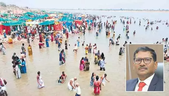 సరస్వతి పుష్కరాలకు స్పెషల్ బస్సులు: TGSRTC ఎండీ వై.నాగిరెడ్డి కీలక ప్రకటన సరస్వతి పుష్కరాలకు స్పెషల్ బస్సులు: TGSRTC ఎండీ వై.నాగిరెడ్డి కీలక ప్రకటన