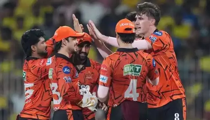 నేడు ఆర్సీబీ, ఎస్ఆర్హెచ్ మ్యాచ్.. టాప్-2లో ఉండాలంటే సన్రైజర్స్ ఎన్ని రన్స్ తేడాతో గెలవాలో తెలుసా? నేడు ఆర్సీబీ, ఎస్ఆర్హెచ్ మ్యాచ్.. టాప్-2లో ఉండాలంటే సన్రైజర్స్ ఎన్ని రన్స్ తేడాతో గెలవాలో తెలుసా?