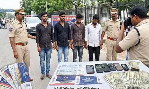 ఉప్పల్‌లో ఐపీఎల్ ‘బ్లాక్’ దందా.. స్టేడియం వద్ద నలుగురు కేటుగాళ్ల అరెస్ట్