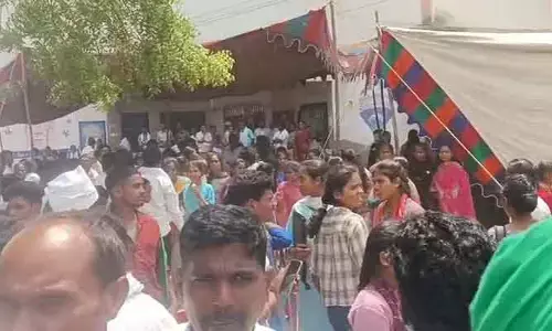 కౌన్సిలింగ్‌లో ఆందోళన.. తరలివచ్చిన విద్యార్థులు
