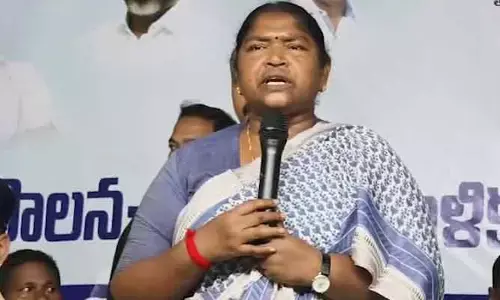 ధాన్యం లారీలను ఆపేందుకు కుట్ర పన్నారు: మంత్రి సీతక్క