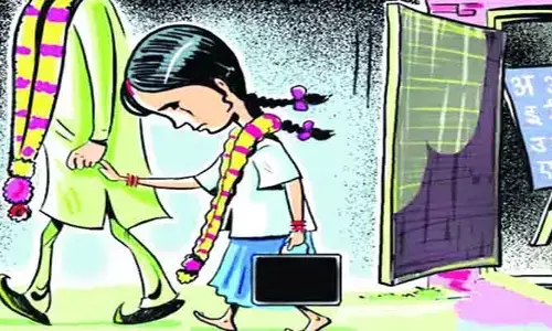 బాల్య వివాహాన్ని అడ్డుకున్న పోలీసులు