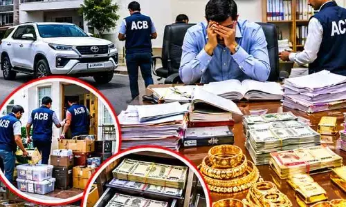 ఏసీబీ వలలో డిప్యూటీ కలెక్టర్‌