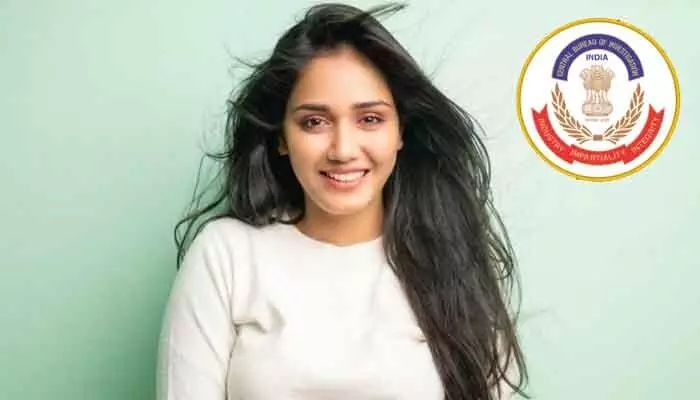 నటి ట్విషా శర్మ మృతి కేసు.. CBIకి అప్పగించాలని ఎంపీ సర్కార్ నిర్ణయం నటి ట్విషా శర్మ మృతి కేసు.. CBIకి అప్పగించాలని ఎంపీ సర్కార్ నిర్ణయం