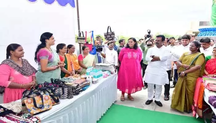 ప్రభుత్వ పథకాలకు విస్తృత ప్రచారం కల్పించండి : దేవరకద్ర ఎమ్మెల్యే జీఎంఆర్ ప్రభుత్వ పథకాలకు విస్తృత ప్రచారం కల్పించండి : దేవరకద్ర ఎమ్మెల్యే జీఎంఆర్
