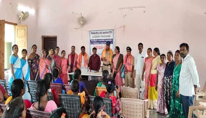 బాల్యవివాహాలు చేస్తే శిక్షార్హులు బాల్యవివాహాలు చేస్తే శిక్షార్హులు
