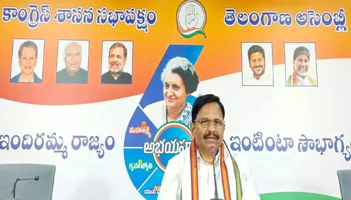ఫ్యూచర్ సిటీని రద్దు చేస్తామని హారీష్ రావు చెప్పడం బ్లాక్ మెయిల్ రాజకీయాలు : విప్ యెన్నం శ్రీనివాస్ రెడ్డి ఫ్యూచర్ సిటీని రద్దు చేస్తామని హారీష్ రావు చెప్పడం బ్లాక్ మెయిల్ రాజకీయాలు : విప్ యెన్నం శ్రీనివాస్ రెడ్డి