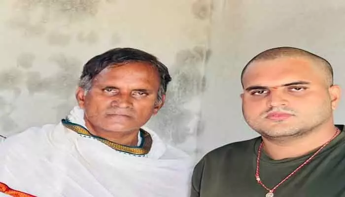 గుండంలో దూకి పూజారి, అతని కొడుకు ఆత్మహత్య గుండంలో దూకి పూజారి, అతని కొడుకు ఆత్మహత్య