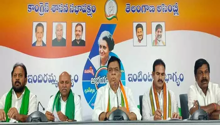 ధాన్యం కొనుగోళ్ల పైన కేటీఆర్ అబద్దాలు చెబుతున్నారు: ఎంపీ, పోరిక బలరాం నాయక్ ధాన్యం కొనుగోళ్ల పైన కేటీఆర్ అబద్దాలు చెబుతున్నారు: ఎంపీ, పోరిక బలరాం నాయక్