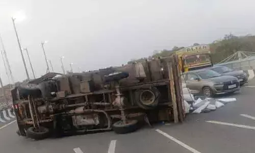 ఔటర్ రింగ్ రోడ్డుపై డీసీఎం బోల్తా