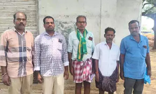 నక్షబాట ప్రకారం రోడ్డు నిర్మాణం చేపట్టాలి.. వినతిపత్రం అందజేత