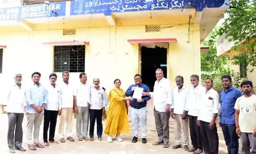 కోట్ల విలువైన భూమిని ప్రభుత్వ ఆసుపత్రికి గిఫ్ట్ డీడ్..