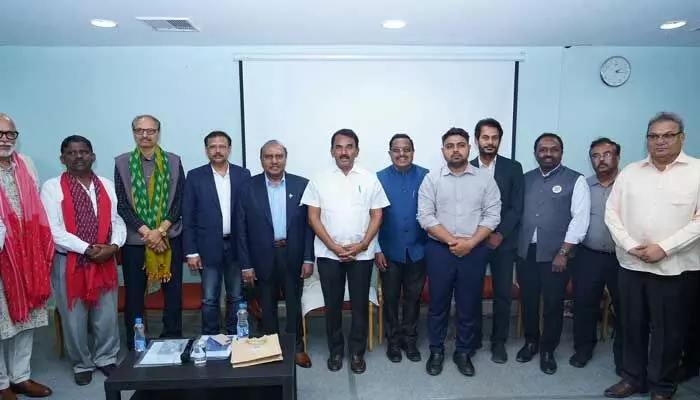బాసిలర్ ఆర్టరీ స్టెంటింగ్తో రోగికి ప్రాణం పోసిన హైటెక్ సిటీ మెడికవర్ హాస్పిటల్ వైద్యులు బాసిలర్ ఆర్టరీ స్టెంటింగ్తో రోగికి ప్రాణం పోసిన హైటెక్ సిటీ మెడికవర్ హాస్పిటల్ వైద్యులు