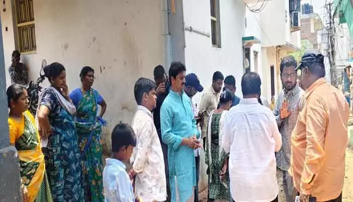 దిశ కథనానికి విశేష స్పందన.. కదిలిన జలమండలి యంత్రాంగం. దిశ కథనానికి విశేష స్పందన.. కదిలిన జలమండలి యంత్రాంగం.