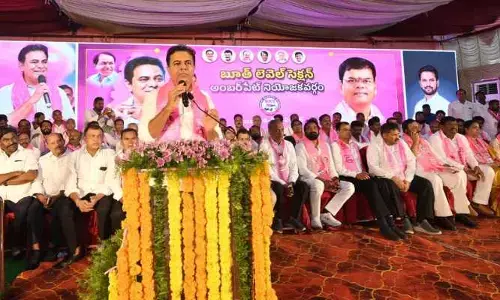 జీహెచ్ఎంసీ ఎన్నికల్లో టికెట్లు వాళ్లకే ఇస్తాం.. కేటీఆర్ సంచలన వ్యాఖ్యలు