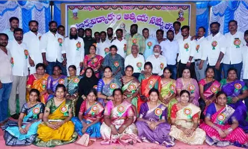 22 ఏళ్ల తర్వాత కలిసిన స్నేహితులు