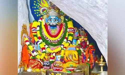 కొమురవెల్లి మల్లికార్జున స్వామి ఆలయానికి భక్తుల తాకిడి