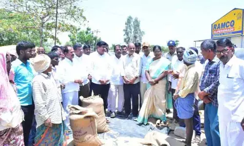 రైతులకు ఇబ్బందులు లేకుండా ధాన్యం కొనుగోళ్లు చేపట్టాలి : ఎమ్మెల్యే
