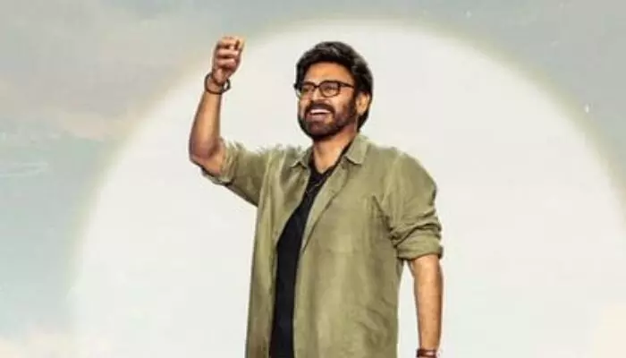 అసలు త్రివిక్రమ్ ప్లాన్ ఏంటి.. ఆదర్శ కుటుంబంలోకి మూడో ముద్దుగుమ్మ? అసలు త్రివిక్రమ్ ప్లాన్ ఏంటి.. ఆదర్శ కుటుంబంలోకి మూడో ముద్దుగుమ్మ?