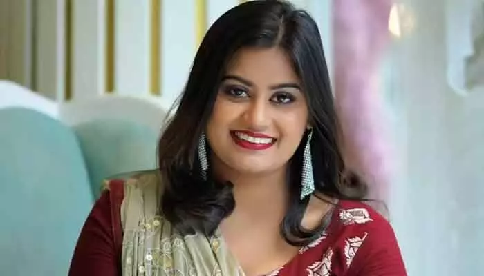 ఆ స్టార్ నటుడు నన్ను టార్గెట్ చేసి మానసిక క్షోభకు గురి చేశాడు.. దుమారం రేపుతున్న నటి కామెంట్స్ ఆ స్టార్ నటుడు నన్ను టార్గెట్ చేసి మానసిక క్షోభకు గురి చేశాడు.. దుమారం రేపుతున్న నటి కామెంట్స్