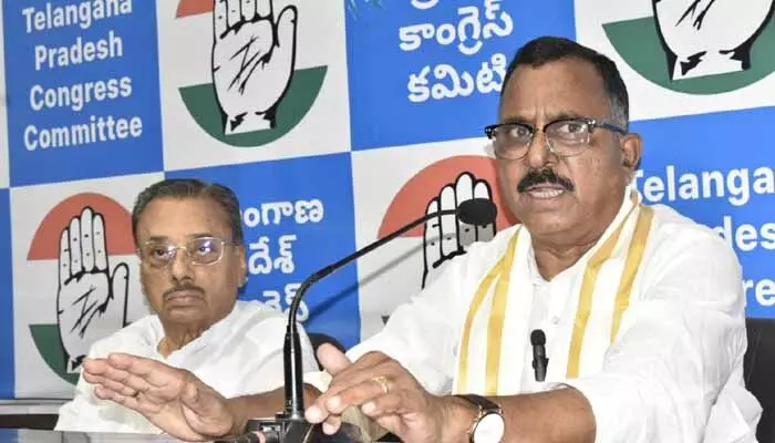 పాలకుర్తిలో విభేదాలు : ఈనెల 30న మరోసారి భేటీ పాలకుర్తిలో విభేదాలు : ఈనెల 30న మరోసారి భేటీ