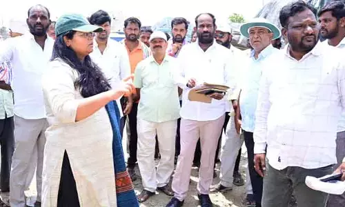 పది రోజుల్లో కొనుగోలు ప్రక్రియను పూర్తి చేస్తాం: కలెక్టర్