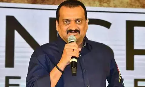 నా తప్పు లేకపోయినా అతను చెప్పుతో కొట్టి అవమానించాడు.. బండ్ల గణేష్ ఎమోషనల్ కామెంట్స్