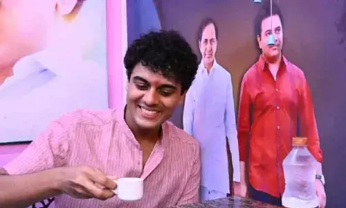 Siricilla: కేటీఆర్ టీ స్టాల్ లో హిమాన్షు..వీడియో వైర‌ల్