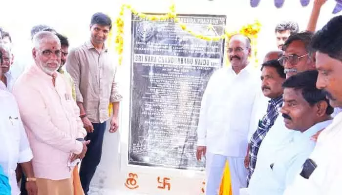 పారిశ్రామిక రంగానికి కేరాఫ్ అడ్రస్గా చిలకలూరిపేట: ఎంపీ లావు శ్రీకృష్ణదేవరాయలు పారిశ్రామిక రంగానికి కేరాఫ్ అడ్రస్గా చిలకలూరిపేట: ఎంపీ లావు శ్రీకృష్ణదేవరాయలు