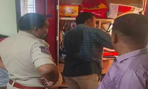 తాళం వేసిన ఇంట్లో చోరీ