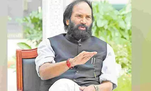 అక్కడ నిర్లక్ష్యం చేస్తూ ఇక్కడ యాత్రలు చేయడం ఏమిటి?: బీజేపీపై ఉత్తమ్ ఆగ్రహం