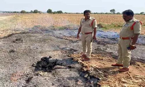 గుర్తు తెలియ‌ని మృత‌దేహం ల‌భ్యం