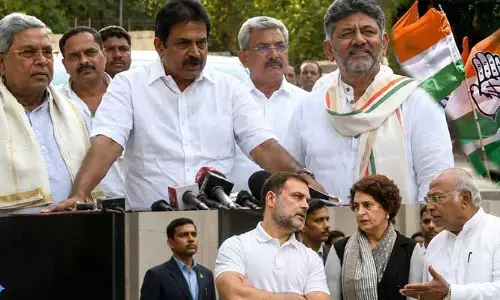 కర్ణాటక సీఎం మార్పుపై తేల్చేసిన కాంగ్రెస్.. డీకేకు ప్రియాంక మద్దతు! మీటింగ్‍లో జరిగింది ఇదేనా?