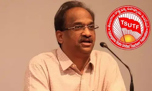 ప్రొఫెసర్ నాగేశ్వర్‌పై కేసులను ఉపసంహరించుకోవాలి: టీఎస్ యూటీఎఫ్ డిమాండ్