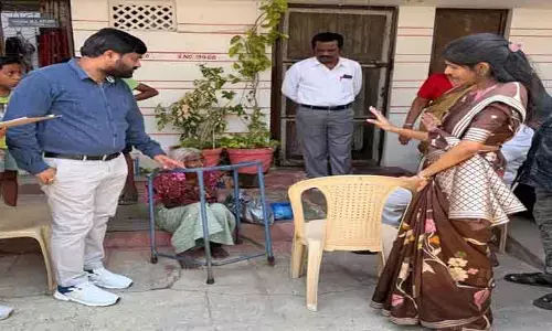 దిశ కథనం ఎఫెక్ట్..  కొడుకుల వద్దకు చేరుకున్న సత్యమ్మ