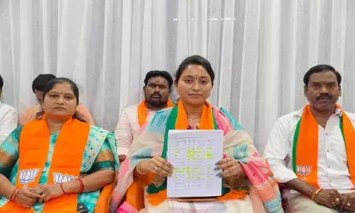 వాళ్లకో రూల్.. మాకో రూలా..?