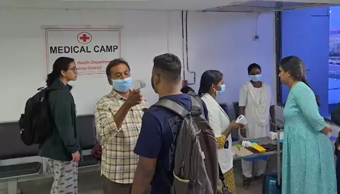 విజయవాడ విమానాశ్రయంలో ‘ఎబోలా’ వైరస్ స్క్రీనింగ్.. అప్రమత్తమైన ఏపీ సర్కార్! విజయవాడ విమానాశ్రయంలో ‘ఎబోలా’ వైరస్ స్క్రీనింగ్.. అప్రమత్తమైన ఏపీ సర్కార్!